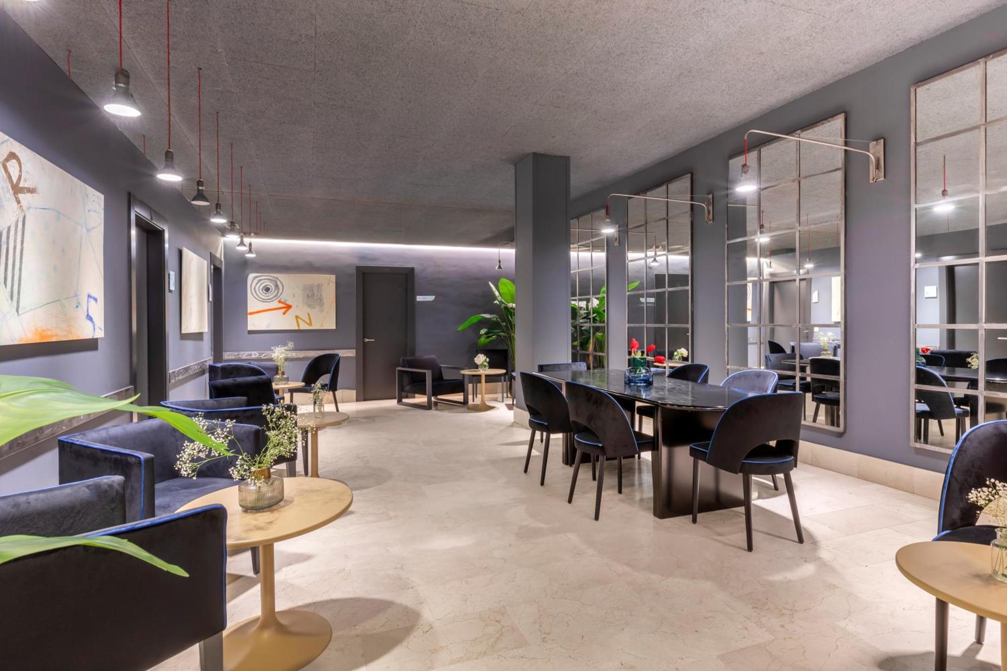 Suites Pamplona Plaza Екстер'єр фото